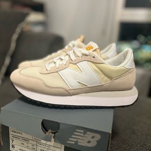 New Balance Sneakers - Size 7
